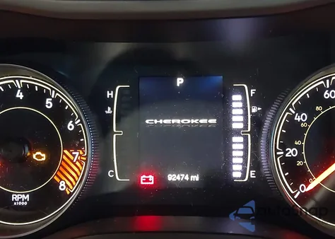 2015 Jeep Cherokee Latitude z USA, uszkodzony, nr VIN 1C4PJMCS3FW588868